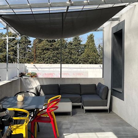 Aux 3 Domaines T2 Avec Terrasse Apartment Hyeres Exterior photo